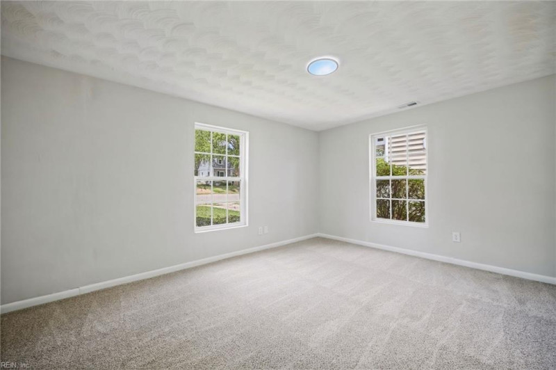 Photo 18 of 36 residential for sale in Hampton virginia