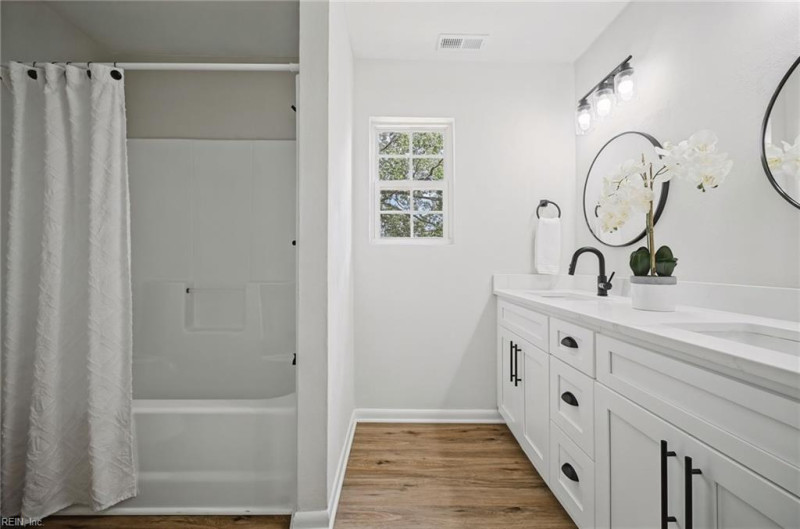Photo 27 of 36 residential for sale in Hampton virginia