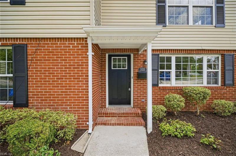 Photo 4 of 36 residential for sale in Hampton virginia