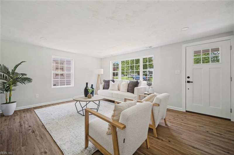 Photo 7 of 36 residential for sale in Hampton virginia