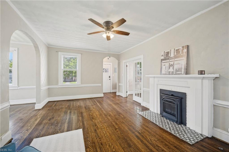 Photo 13 of 49 residential for sale in Portsmouth virginia