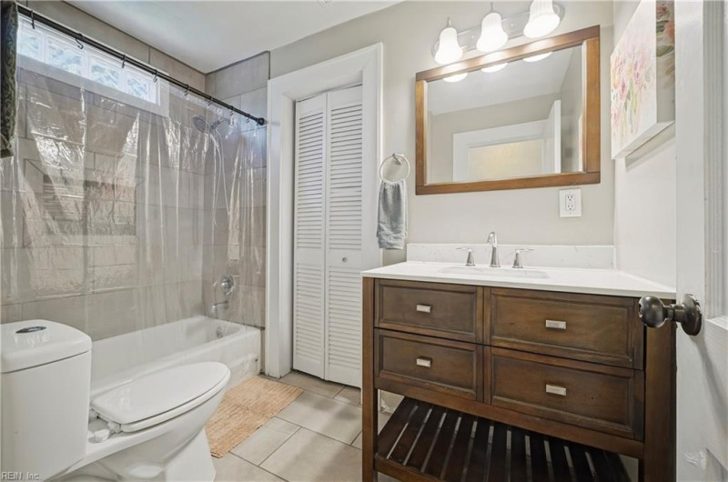 Photo 34 of 49 residential for sale in Portsmouth virginia