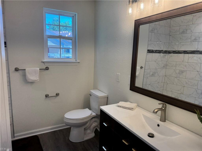 Photo 10 of 16 residential for sale in Chesapeake virginia
