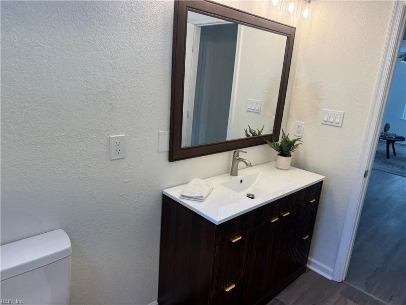 Photo 11 of 16 residential for sale in Chesapeake virginia