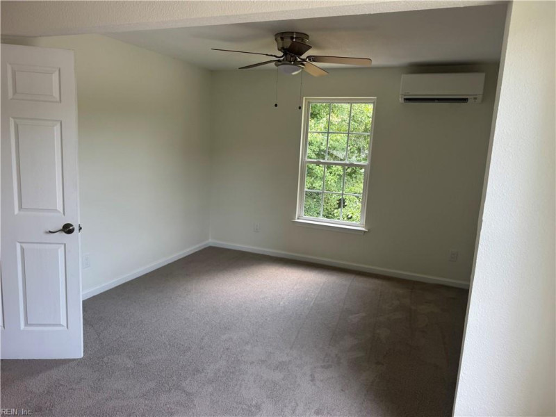 Photo 13 of 16 residential for sale in Chesapeake virginia