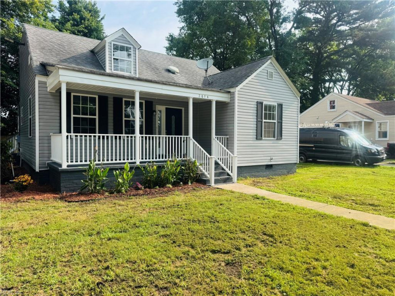 Photo 2 of 16 residential for sale in Chesapeake virginia
