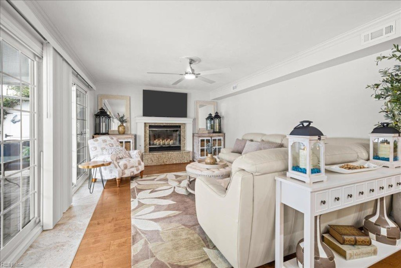 Photo 13 of 46 residential for sale in Virginia Beach virginia