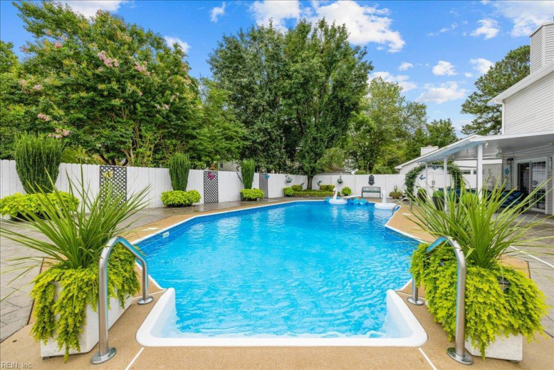 Photo 3 of 46 residential for sale in Virginia Beach virginia