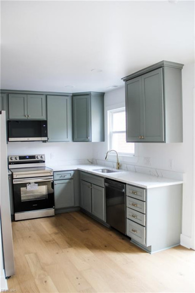 Photo 7 of 18 residential for sale in Virginia Beach virginia