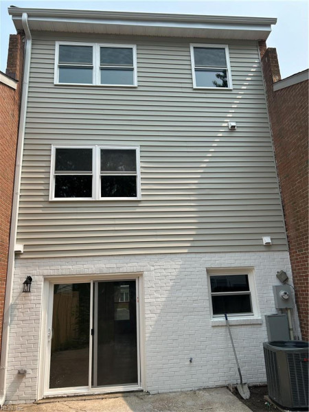 Photo 9 of 18 residential for sale in Virginia Beach virginia