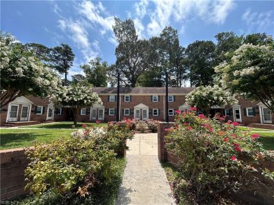 property image for 1245 Laskin Road VIRGINIA BEACH VA 23451