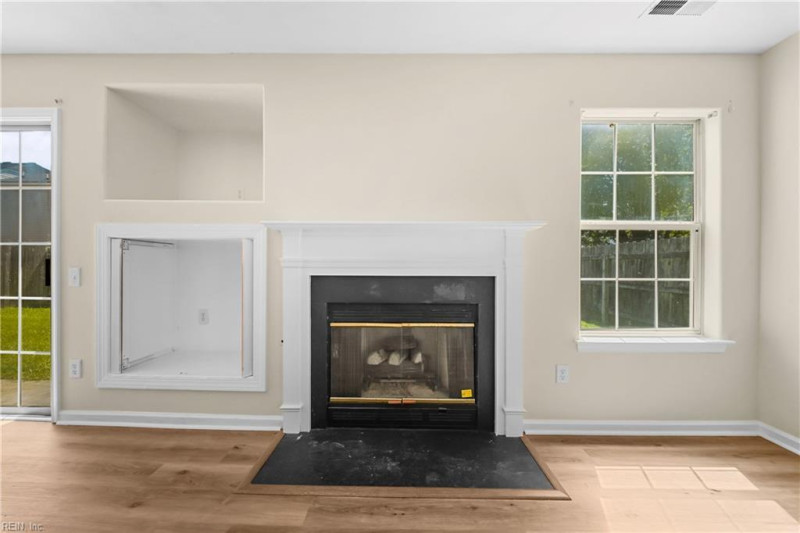 Photo 10 of 28 residential for sale in Suffolk virginia
