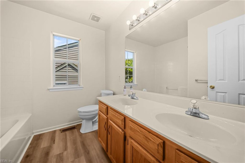 Photo 21 of 28 residential for sale in Suffolk virginia