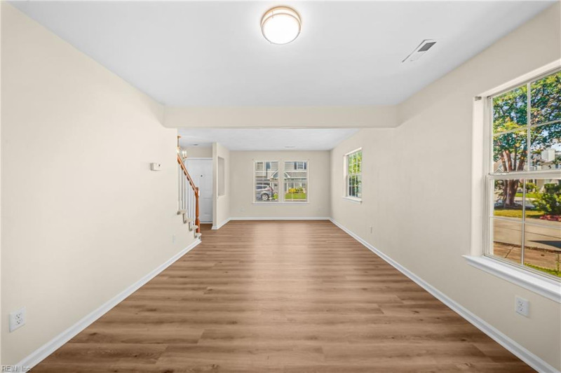 Photo 5 of 28 residential for sale in Suffolk virginia