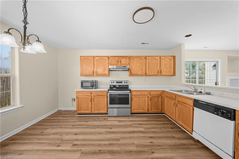 Photo 6 of 28 residential for sale in Suffolk virginia
