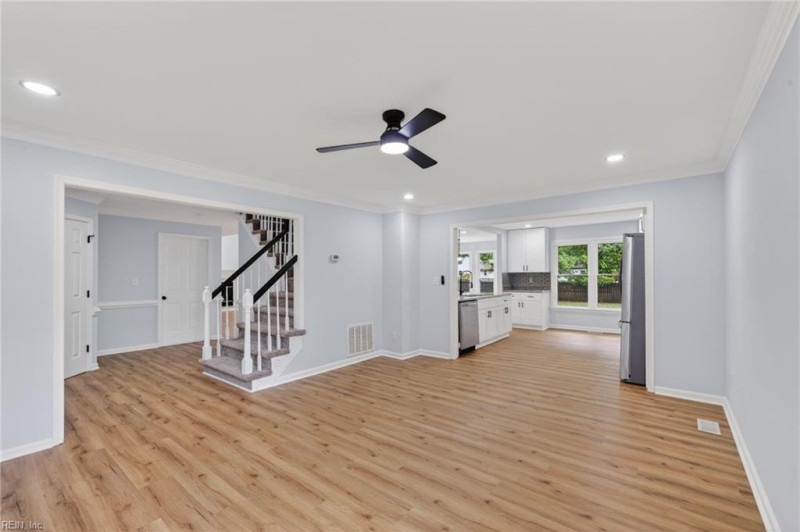 Photo 18 of 45 residential for sale in Chesapeake virginia