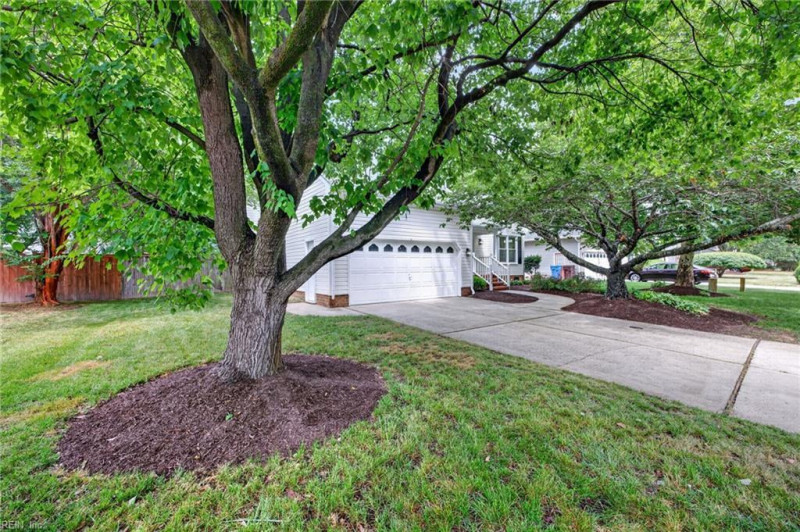 Photo 2 of 45 residential for sale in Chesapeake virginia