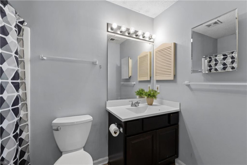 Photo 17 of 30 residential for sale in Virginia Beach virginia