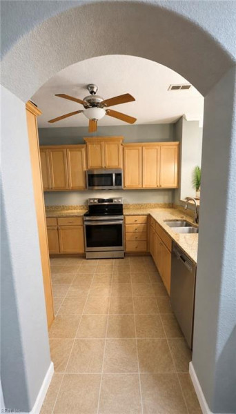 Photo 5 of 15 residential for sale in Portsmouth virginia