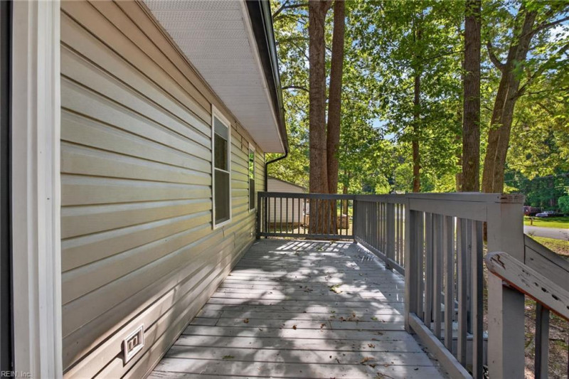 Photo 4 of 23 residential for sale in James City County virginia