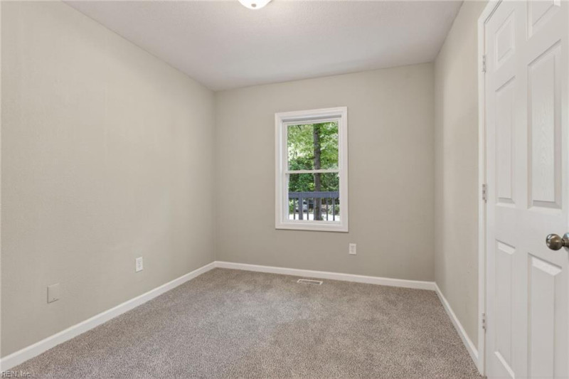 Photo 9 of 23 residential for sale in James City County virginia