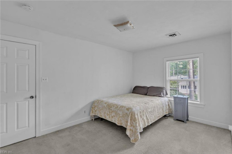 Photo 28 of 44 residential for sale in Chesapeake virginia
