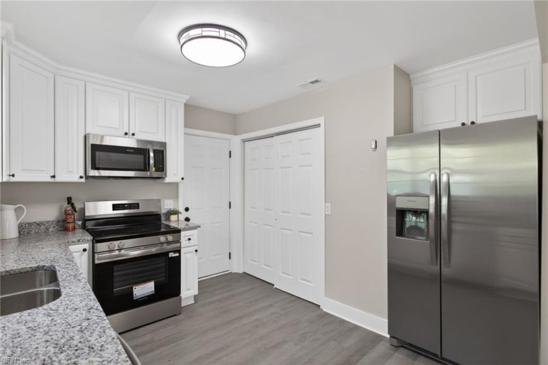 Photo 4 of 18 residential for sale in Portsmouth virginia