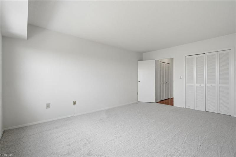 Photo 14 of 33 residential for sale in Portsmouth virginia