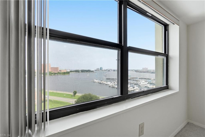 Photo 15 of 33 residential for sale in Portsmouth virginia