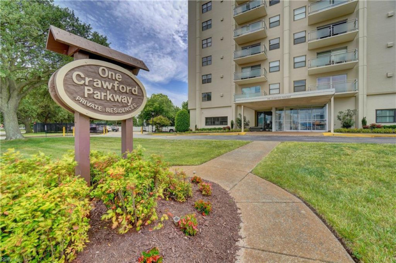 Photo 18 of 33 residential for sale in Portsmouth virginia