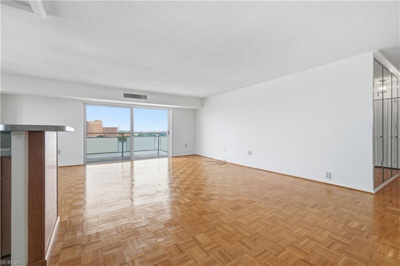 Photo 8 of 33 residential for sale in Portsmouth virginia