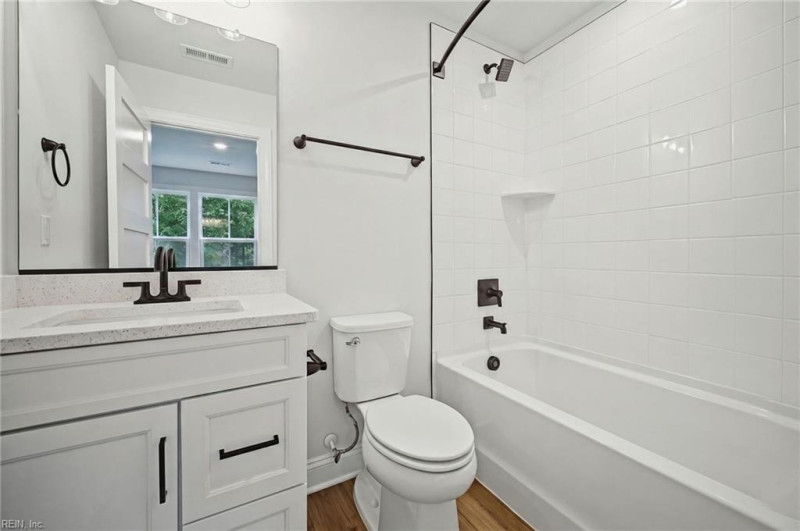 Photo 11 of 50 residential for sale in York County virginia