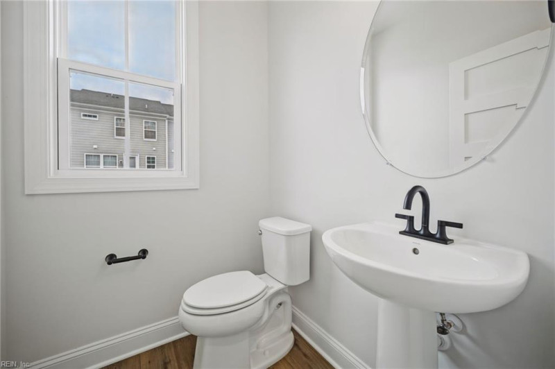 Photo 20 of 50 residential for sale in York County virginia