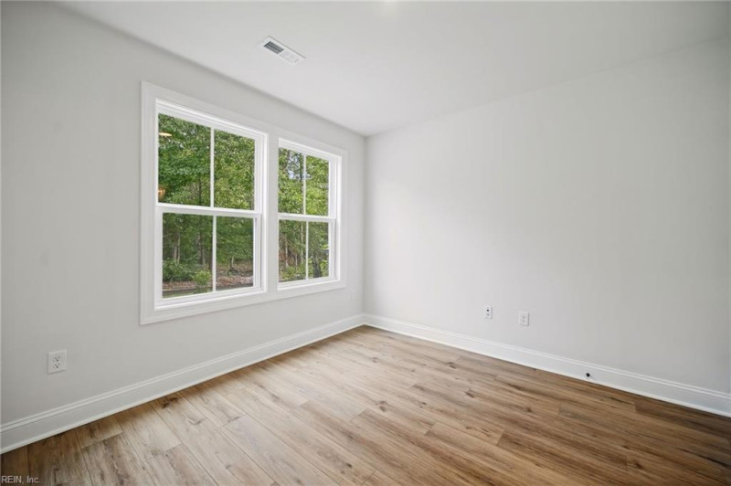 Photo 8 of 50 residential for sale in York County virginia