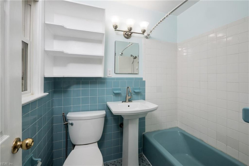 Photo 16 of 34 residential for sale in Hampton virginia