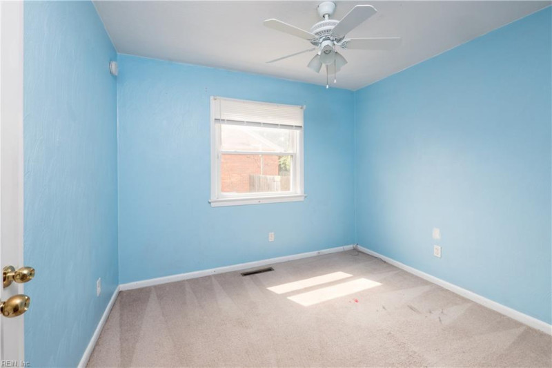 Photo 17 of 34 residential for sale in Hampton virginia