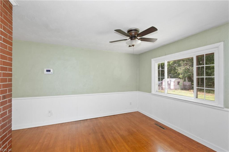 Photo 7 of 34 residential for sale in Hampton virginia