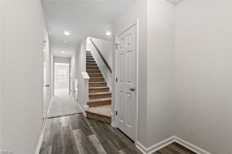 Photo 6 of 9 residential for sale in Chesapeake virginia