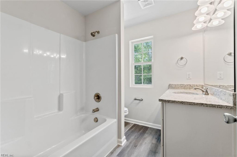 Photo 8 of 9 residential for sale in Chesapeake virginia
