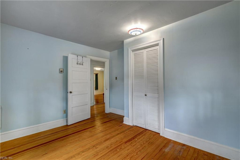 Photo 13 of 47 residential for sale in Gloucester County virginia