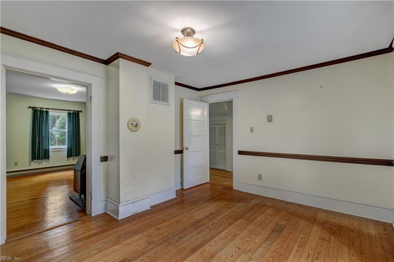 Photo 18 of 47 residential for sale in Gloucester County virginia