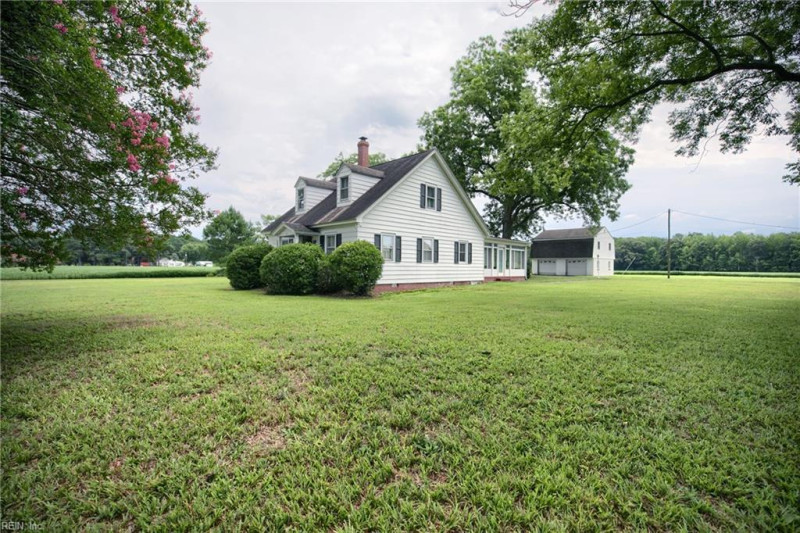 Photo 2 of 47 residential for sale in Gloucester County virginia