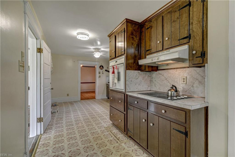 Photo 21 of 47 residential for sale in Gloucester County virginia