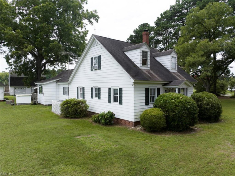 Photo 30 of 47 residential for sale in Gloucester County virginia