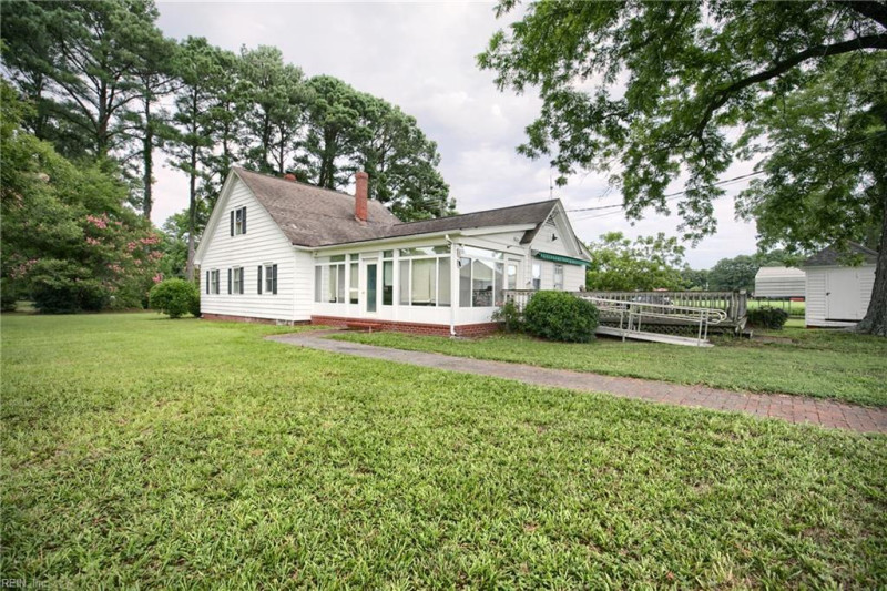 Photo 4 of 47 residential for sale in Gloucester County virginia