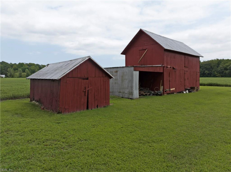 Photo 41 of 47 residential for sale in Gloucester County virginia