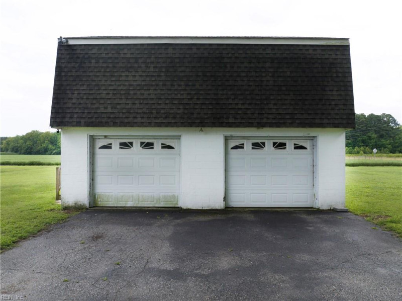 Photo 43 of 47 residential for sale in Gloucester County virginia