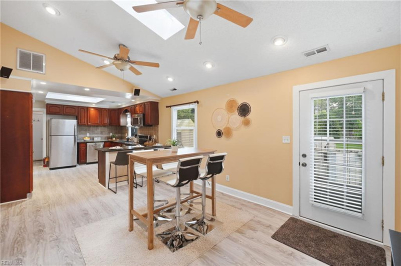 Photo 6 of 40 residential for sale in Chesapeake virginia Photo 6 of 40 residential for sale in Chesapeake virginia