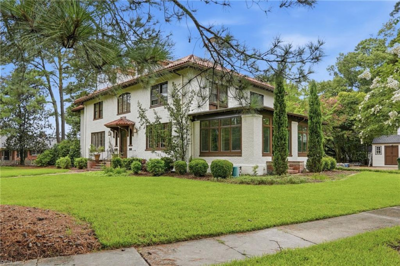 Photo 10 of 50 residential for sale in Norfolk virginia