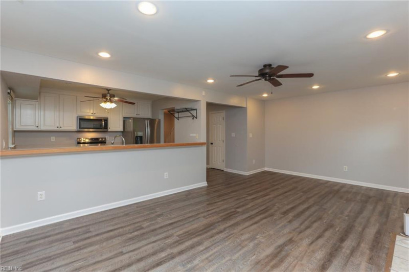 Photo 16 of 49 residential for sale in Virginia Beach virginia